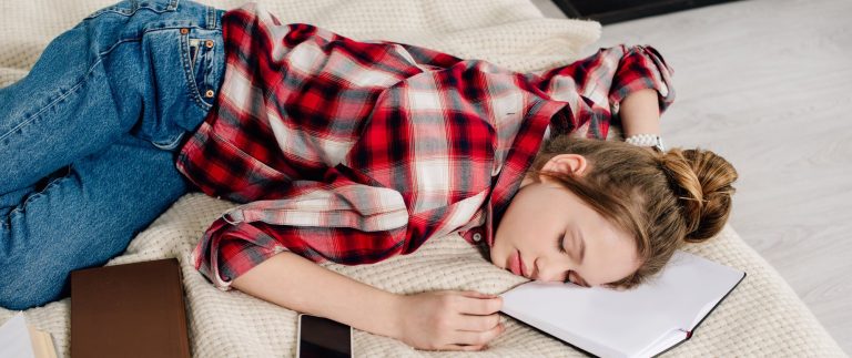 OPVOEDEN IN CORONA-TIJDEN 🦠. DAG 11: Wat deze crisis met een puber doet.